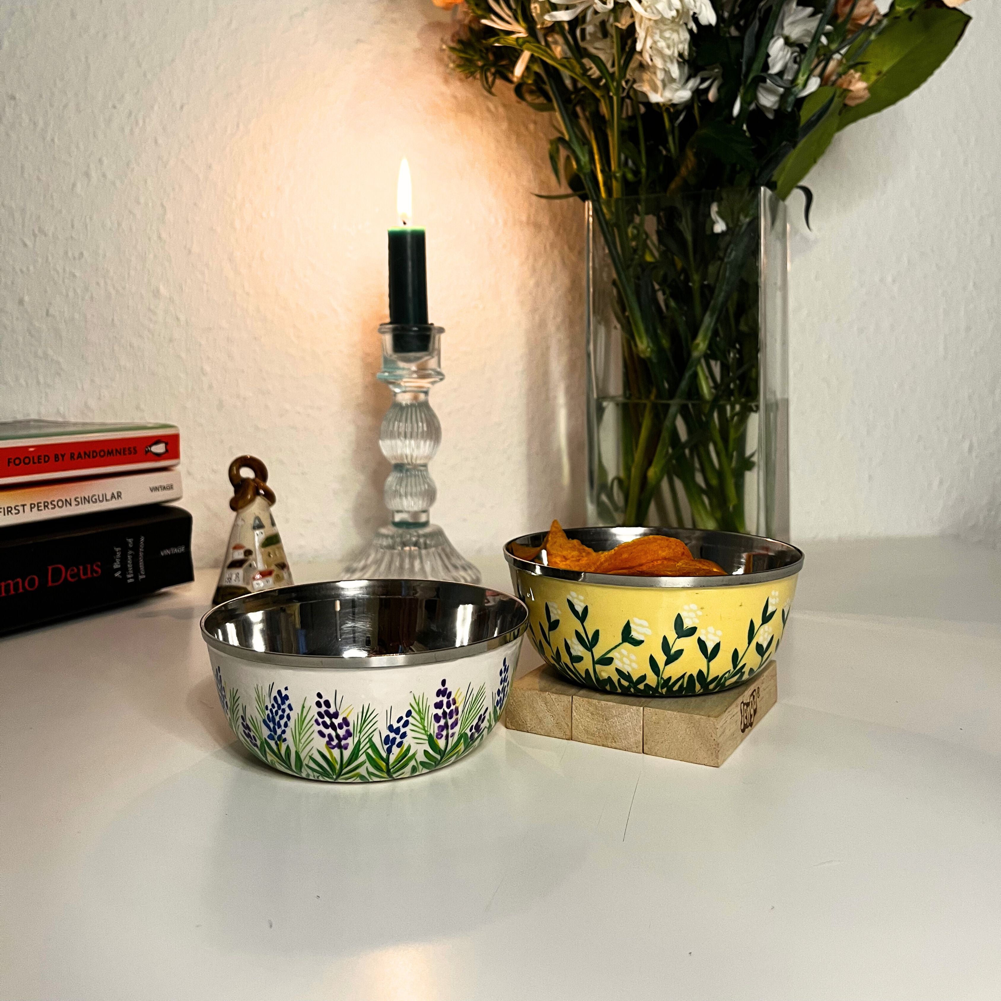 Handbemaltes Snackschalen-Set aus Edelstahl in Blattform – 2-teilig