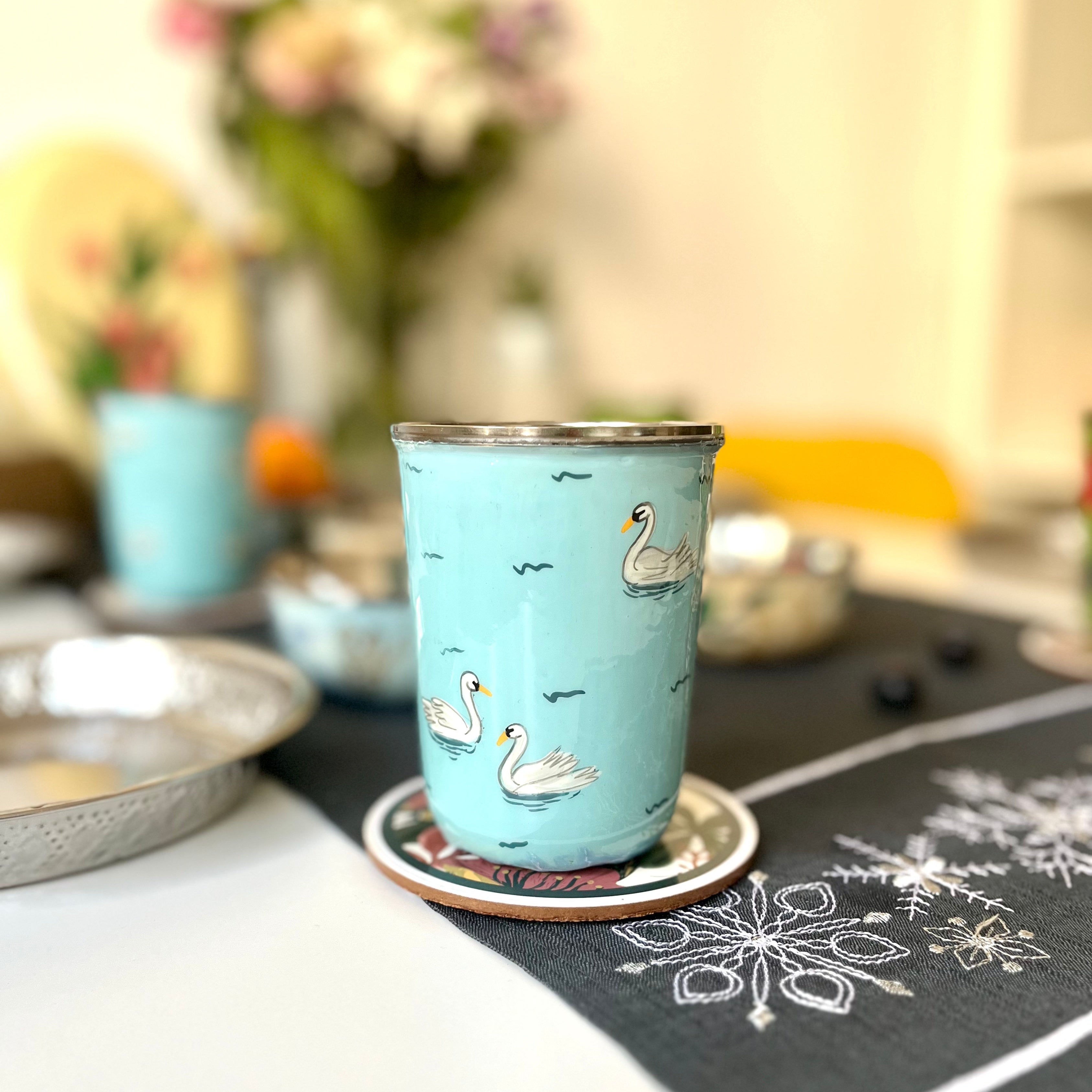 Blaues, handbemaltes Edelstahl-Gläserset, Schwan