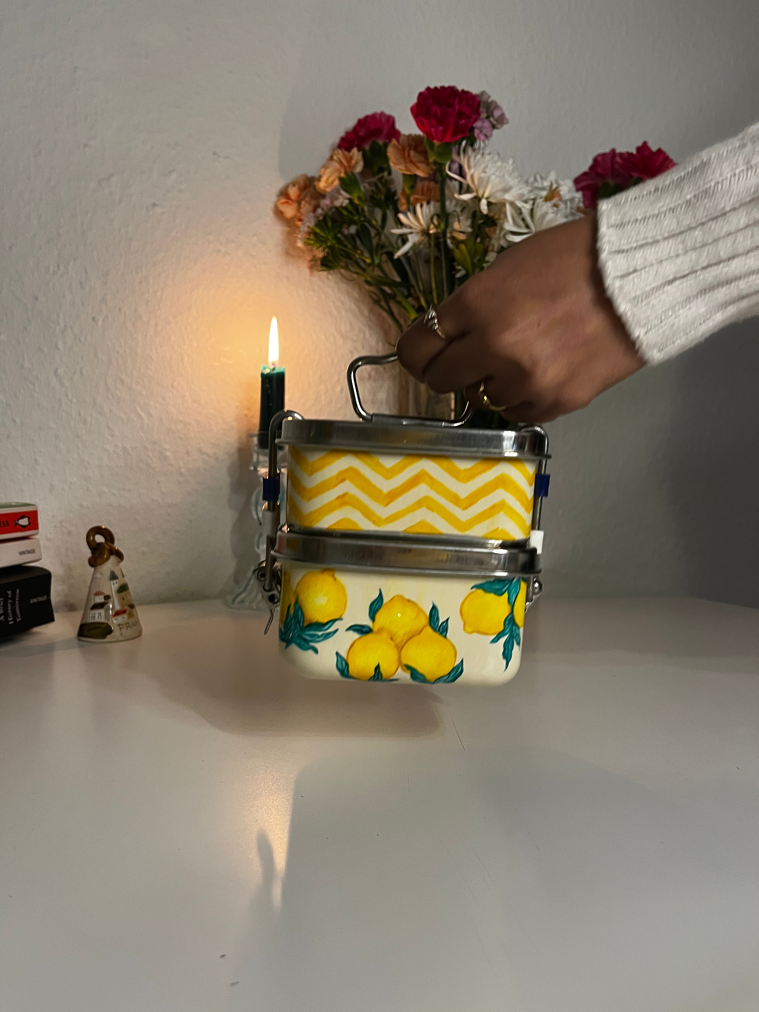 Gelbe, handbemalte Stahl-Bento-Box, Sommer-Zitrone